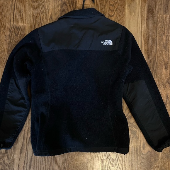 The North Face women’s black zip-up - Picture 2 of 2